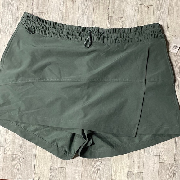 Old Navy Green Asymmetrical Skater Skirt - Picture 2 of 2